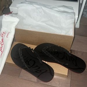 Christian Louboutin
Loubi Donna Spike Red Sole Flip Flops